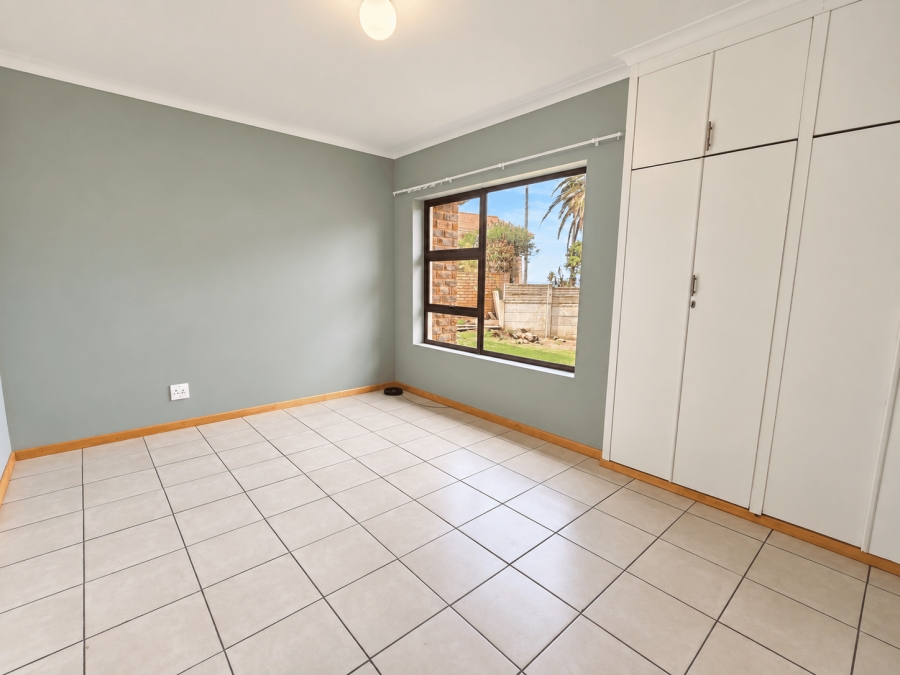 To Let 5 Bedroom Property for Rent in Gonubie Eastern Cape